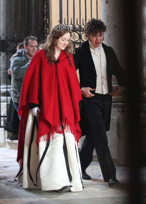 Дакота Фаннинг на съемочной площадке