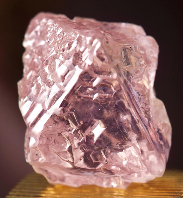 В Австралии нашли уникальный розовый алмаз