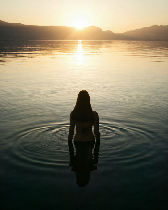 В лучах восходящего солнца