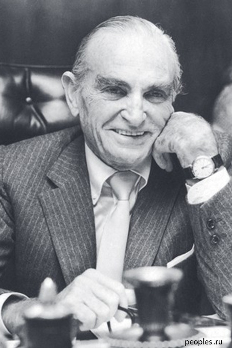 Гении дня (11.10): общественники. Чарльз Ревсон