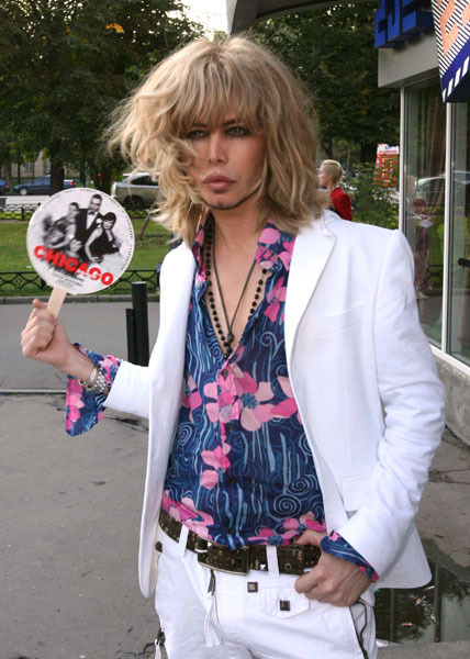 Эпатажные наряды Сергея Зверева