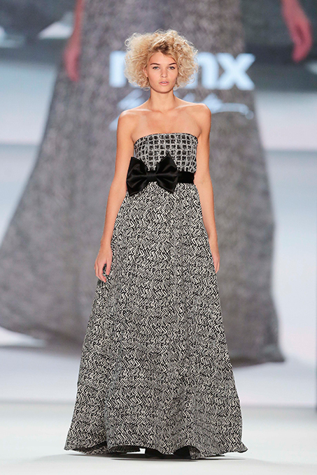 Берлинская неделя моды: кружево и декольте