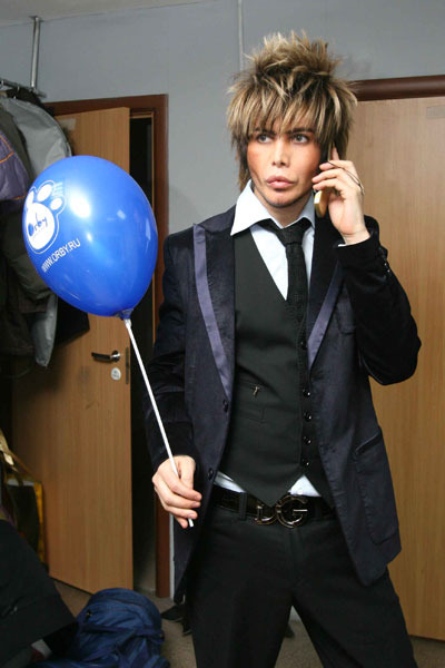 Эпатажные наряды Сергея Зверева