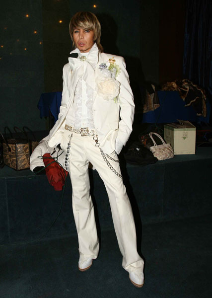 Эпатажные наряды Сергея Зверева