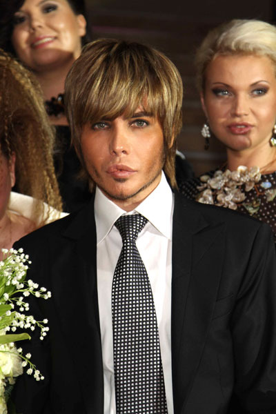 Эпатажные наряды Сергея Зверева