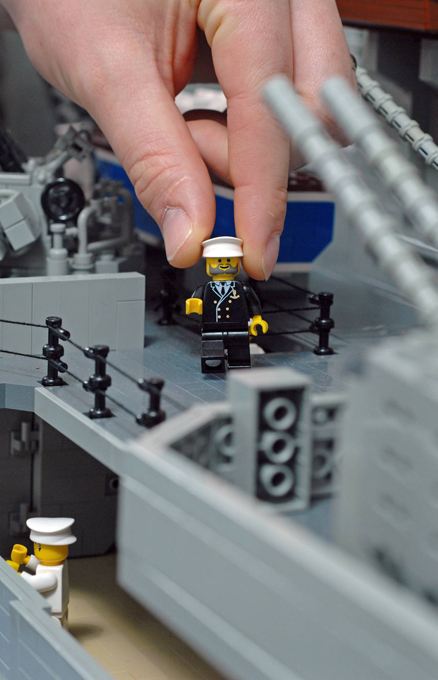 Боевой корабль из "Лего"