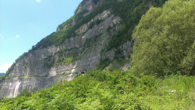 Кодорское ущелье: кровавый конфликт не убил красоту