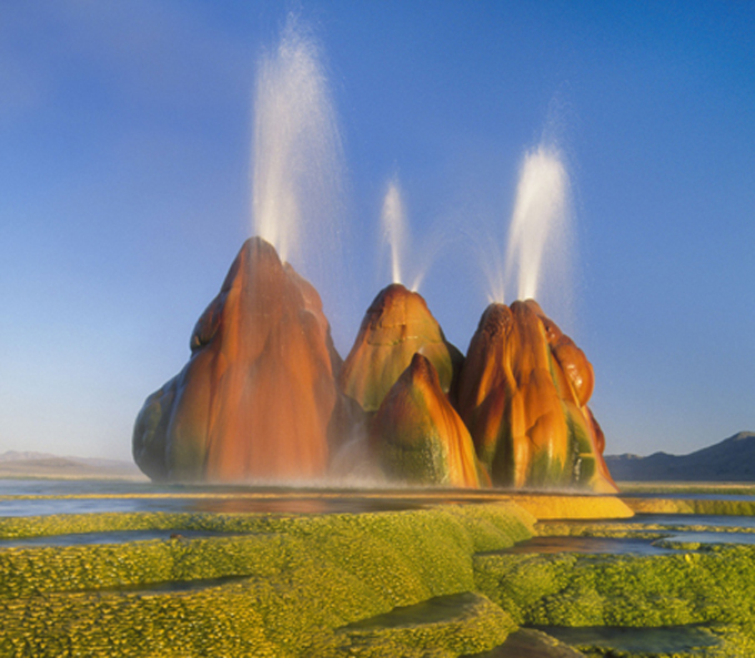 8 знаменитых гейзеров