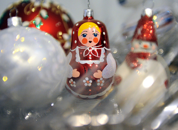 Елочная игрушка – подарок из детства