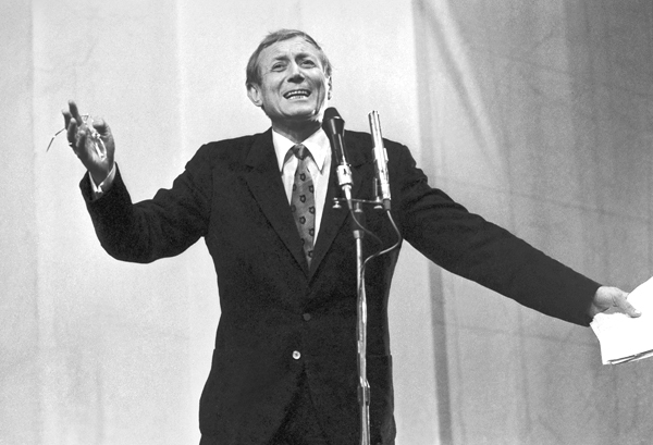 Знаменитому поэту Евгению Евтушенко исполняется 80 лет‎