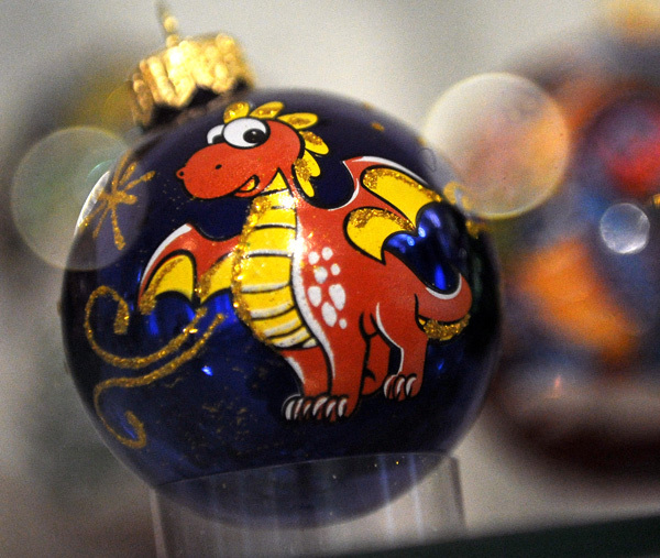 Елочная игрушка – подарок из детства