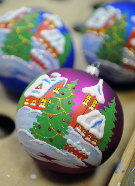 Елочная игрушка – подарок из детства