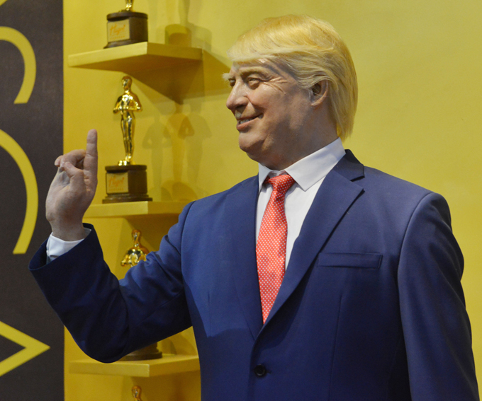 Чего только не увидишь! Дональд Трамп и его палец