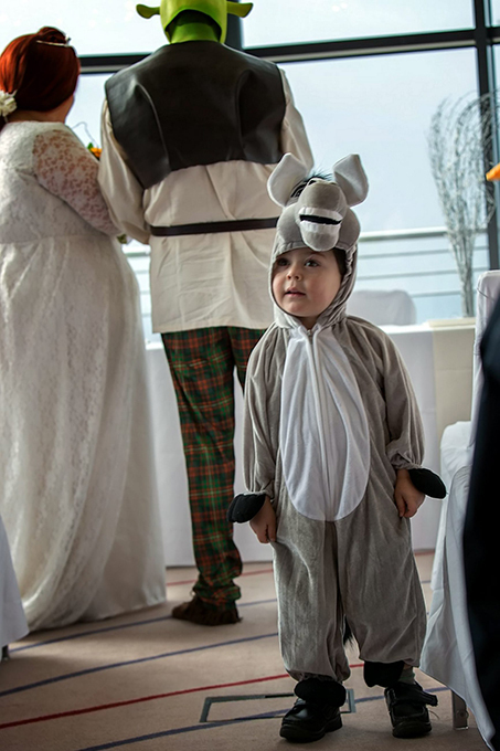 В Великобритании Шрек и Фиона сыграли свадьбу