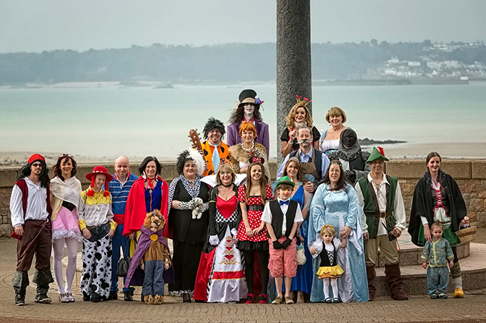 В Великобритании Шрек и Фиона сыграли свадьбу