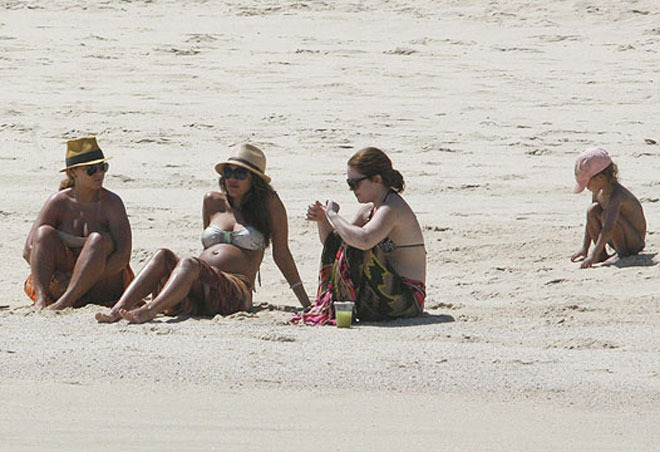 Пляжные каникулы Джессики Альбы