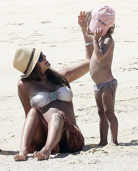 Пляжные каникулы Джессики Альбы