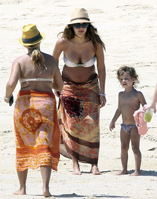 Пляжные каникулы Джессики Альбы