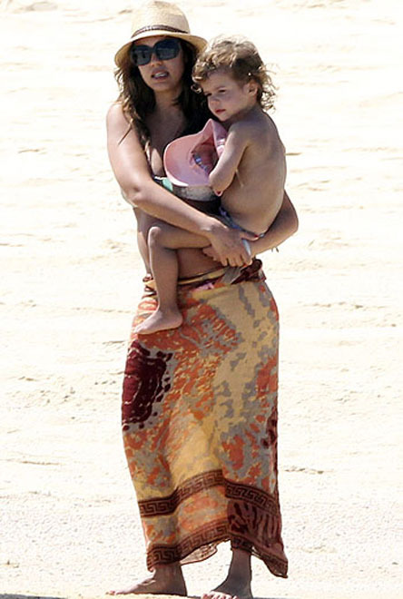 Пляжные каникулы Джессики Альбы