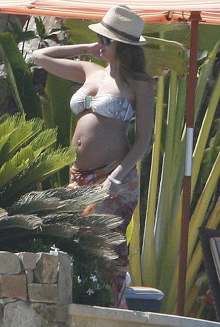 Пляжные каникулы Джессики Альбы