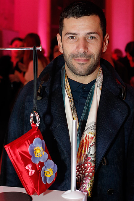 Модные игры: одежда для кукол от мировых брендов