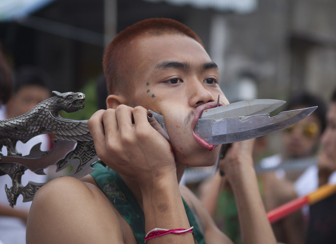 Фестиваль вегетарианцев на Пхукете: самое зрелищное шоу в мире