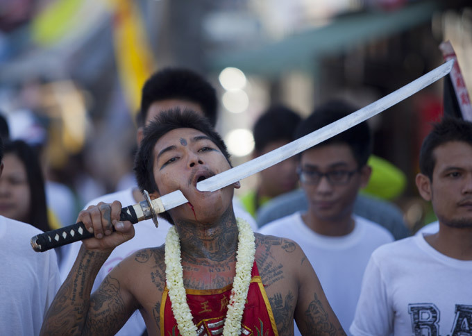 Фестиваль вегетарианцев на Пхукете: самое зрелищное шоу в мире
