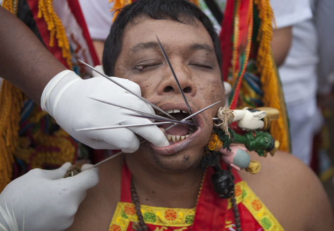 Фестиваль вегетарианцев на Пхукете: самое зрелищное шоу в мире