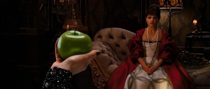 Мила Кунис отмечает юбилей