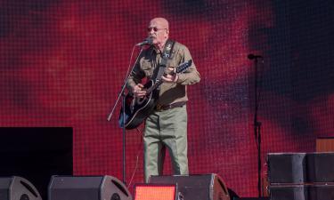 Чтобы были мои, а не чужие: Розенбаум раскрыл тайный смысл регистрации строчек из своих песен на фоне важного события