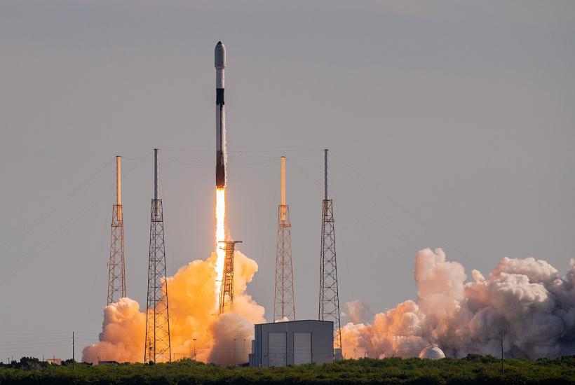 Falcon 9 — многоразовая тяжёлая ракета орбитального класса,