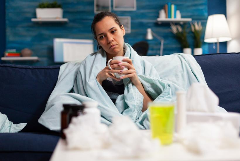 Девушка на больничном