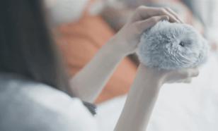 MOFLIN: робот с искусственным интеллектом и эмоциональными способностями