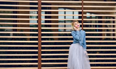 Юбка-баллон возвращается: как создать сногсшибательный образ в 2025