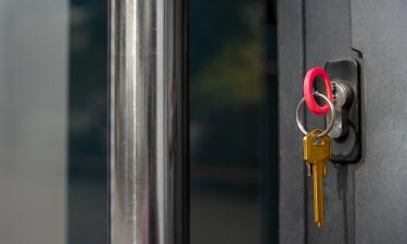 Частные бункеры появлялись в рекламе Уфы на фоне тревог, сообщили аналитики