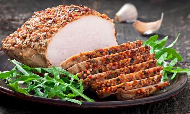 Как запечь свиной карбонад с яблоками и горчицей: рекомендации кулинаров