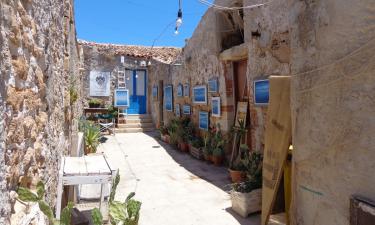 Город, где меч врос в камень: история и легенда о короле Артуре сошлись в одной точке