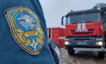 Крупный пожар в Ленинградской области: горит ангар площадью 1200 м² – детали ЧП