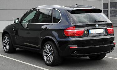 BMW отзывает часть кроссоверов X5 1999–2000 годов из-за подушек Takata