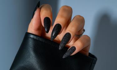 Маникюр кошачий глаз стал ключевым трендом маникюра в 2026 году — Bovary