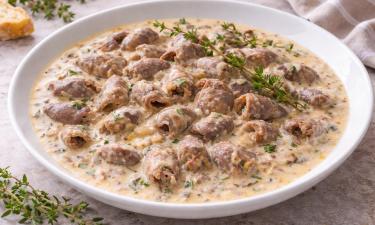 Томятся в сливках и тают во рту: куриные сердечки, которые подают как деликатес