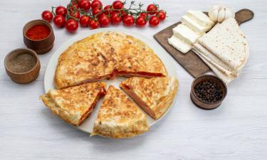 Осетинский пирог с картофелем и сыром вошёл в топ блюд недели — кулинары