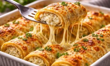 Семья соберется за столом за секунду: аромат этих блинов из духовки сводит с ума