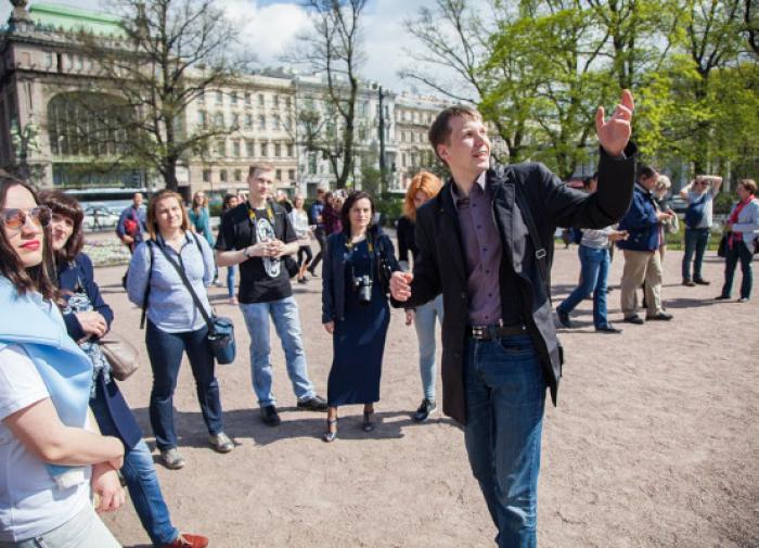 В московских колледжах запущен проект "Гид-экскурсовод на автомобиле"