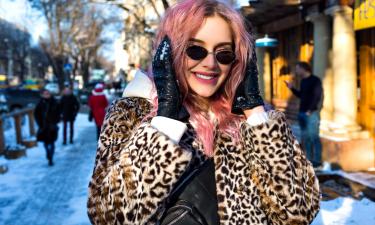 Широкие ремни корсетного типа включили в зимние показы