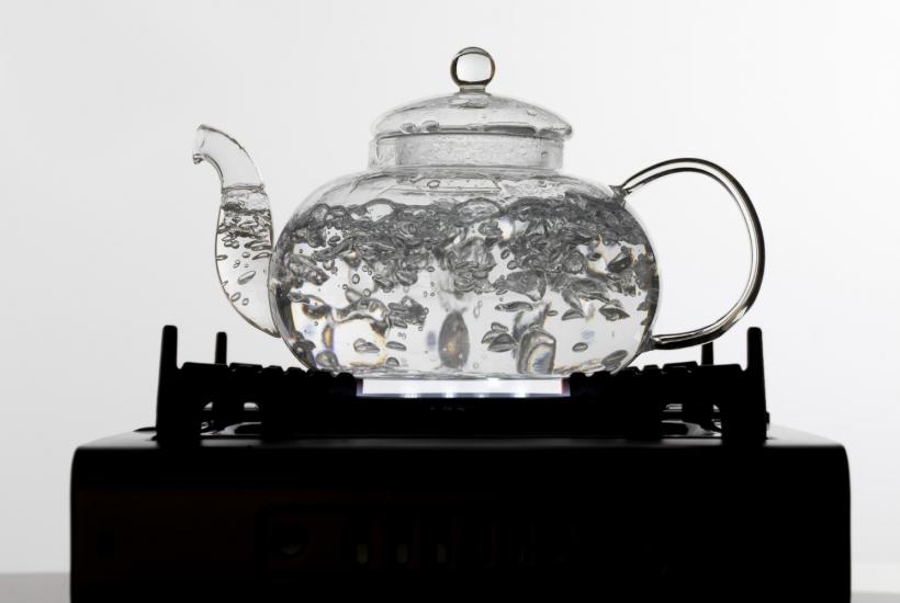 Кипящая горячая вода