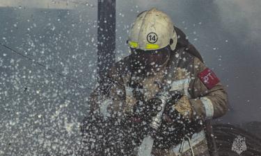 Пожар в жилом районе под Самарой: сгорели шесть домов-самостроев