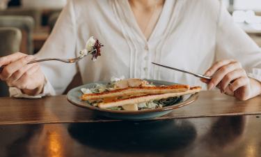 Желудок молчит, а руки тянутся: эта механика голода заставляет переедать без нужды