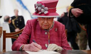 Королеву Елизавету вывезли из Букингемского дворца