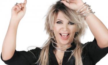 Яркие эмоции: как Стриженова поддержала вышедшую на сцену после инсульта солистку группы Город 312